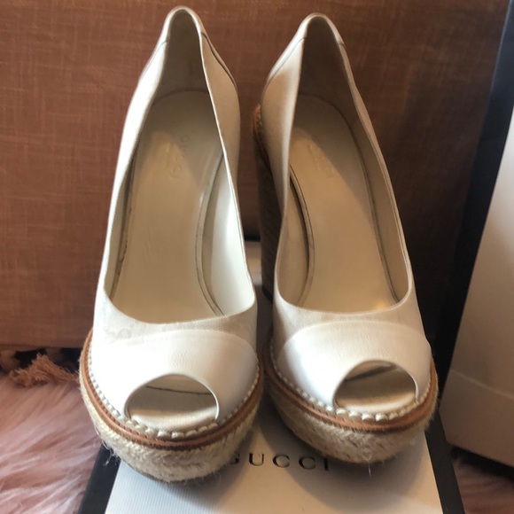 - Authentic Gucci Cream and Canvas Wedge Esp… - Picture 2 of 6